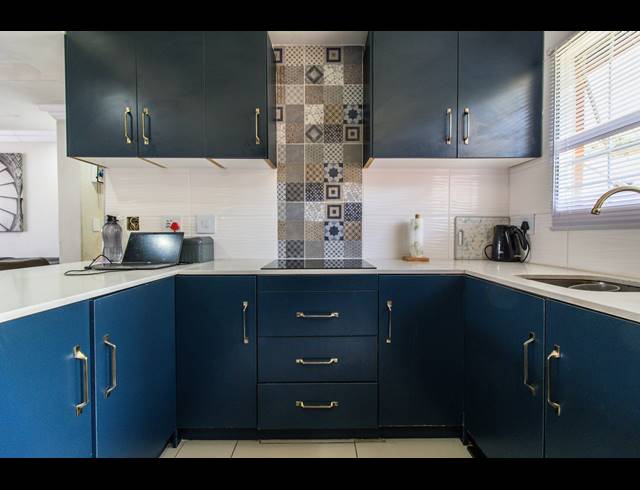 2 BEDROOM TOWNHOUSE FOR SALE IN ALAN MANOR